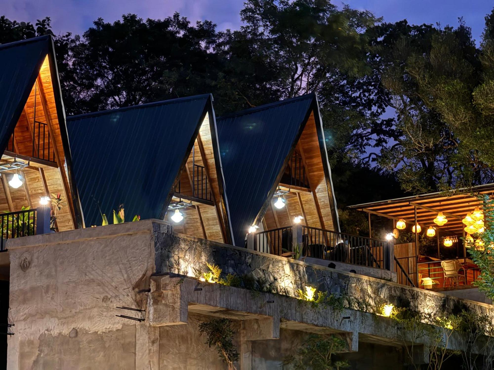 Sundown Lake Hotel & Spa Habarana Exterior foto