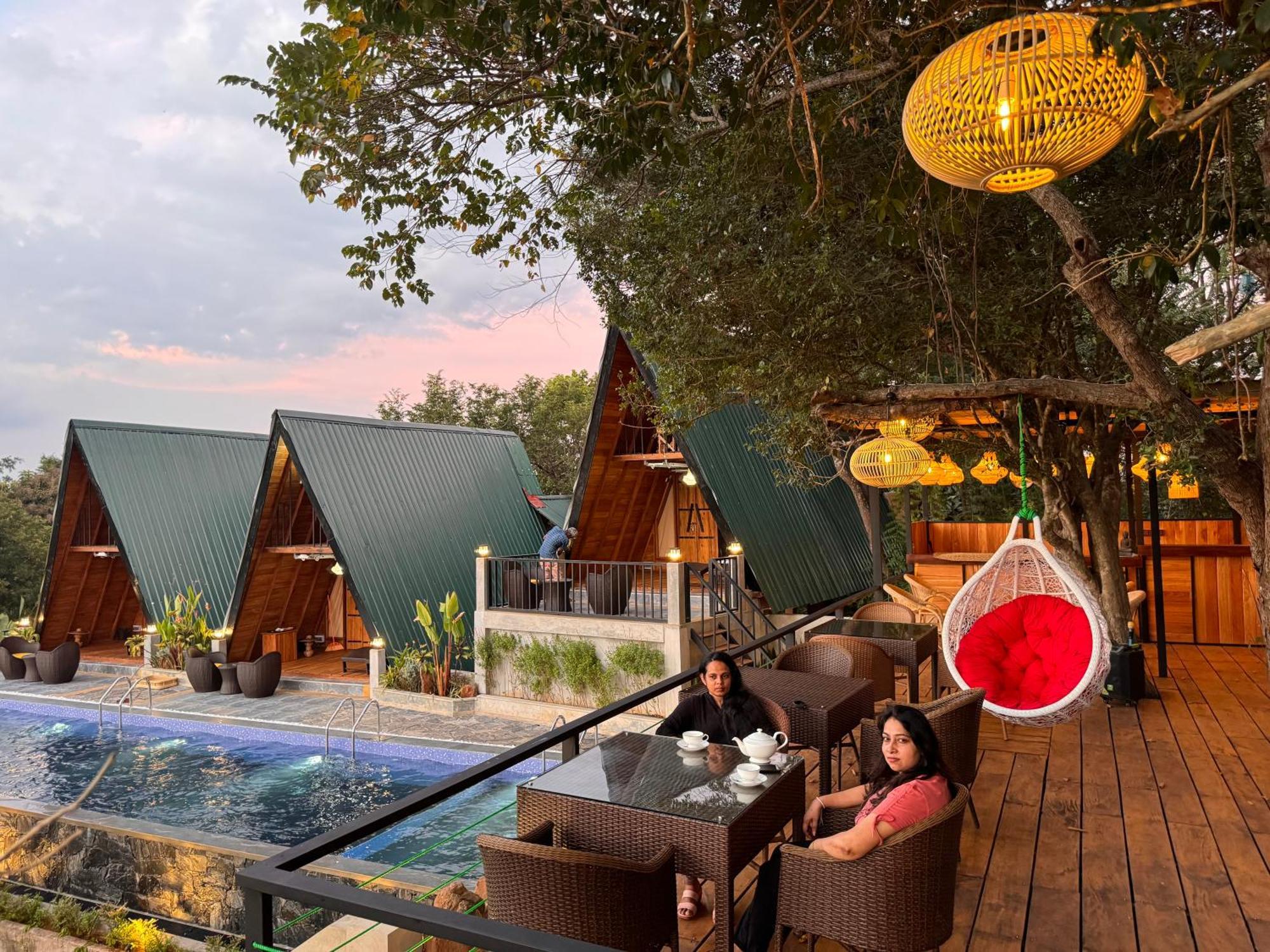 Sundown Lake Hotel & Spa Habarana Exterior foto